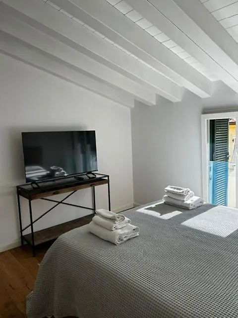 Waterfront Balcony I Grani 5 Resort Grand Suite 리보르노