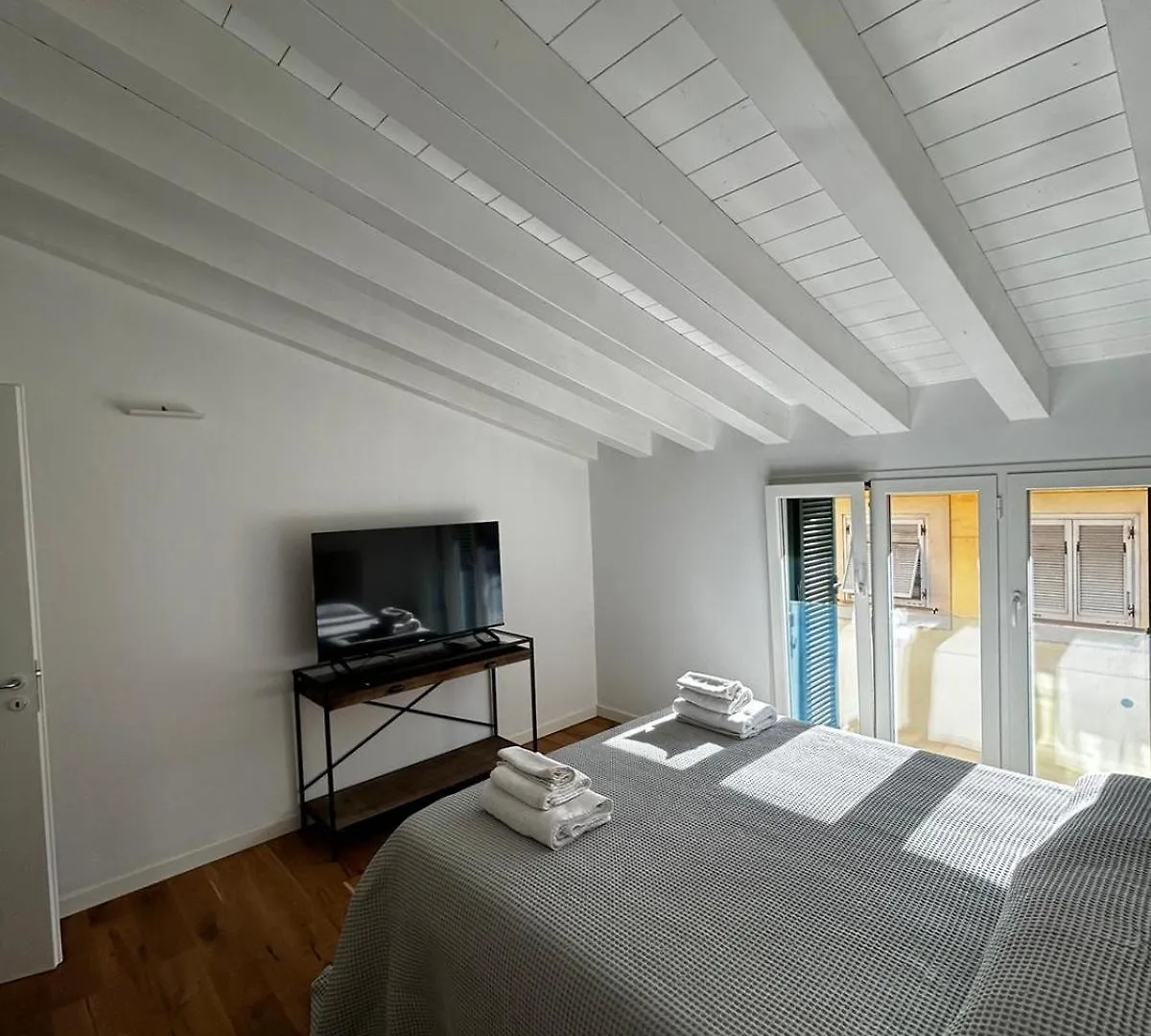 Waterfront Balcony I Grani 5 Resort Grand Suite Livorno Appartamento