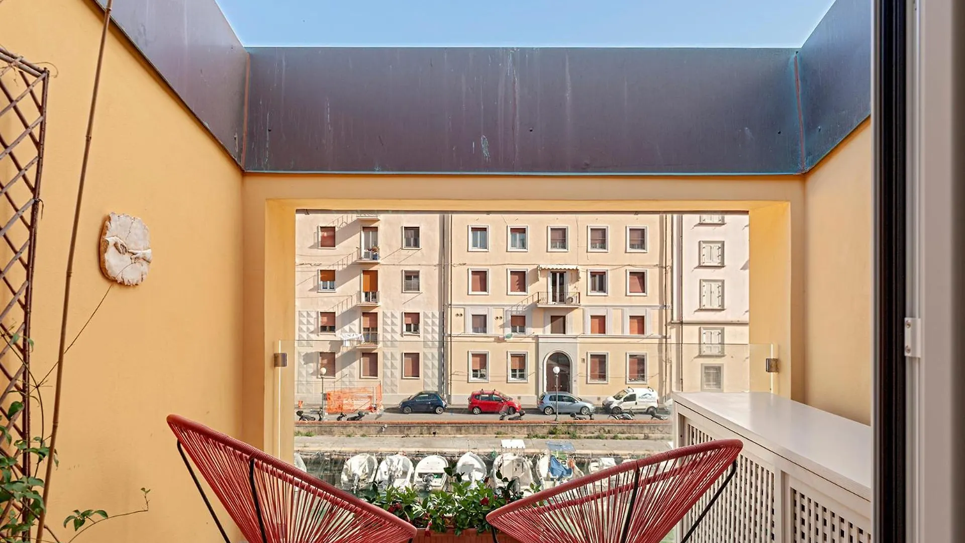Waterfront Balcony I Grani 5 Resort Grand Suite Livorno Appartamento