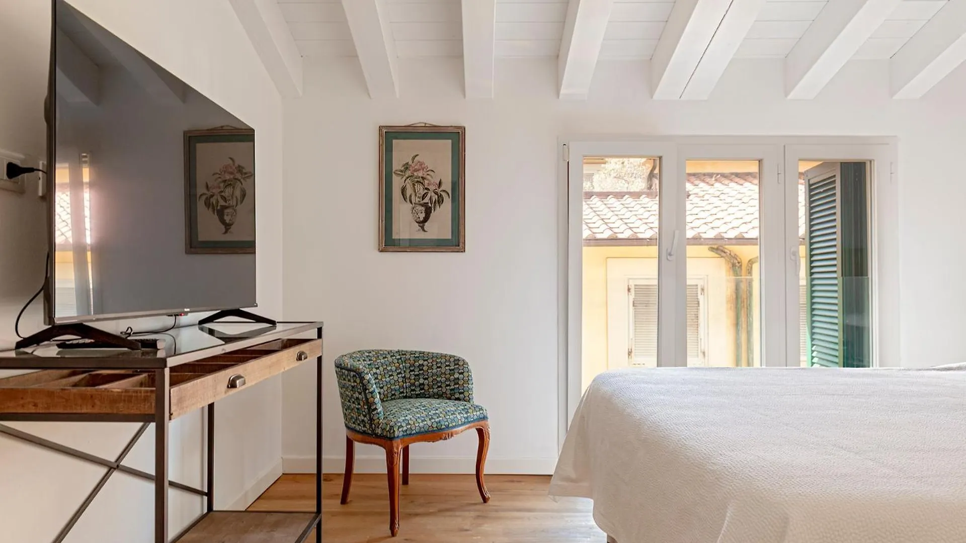 Waterfront Balcony I Grani 5 Resort Grand Suite Livorno